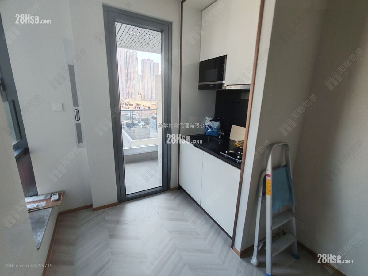 Eight Southpark Sell 1 Bedroom , 1 Bathroom 262 ft²