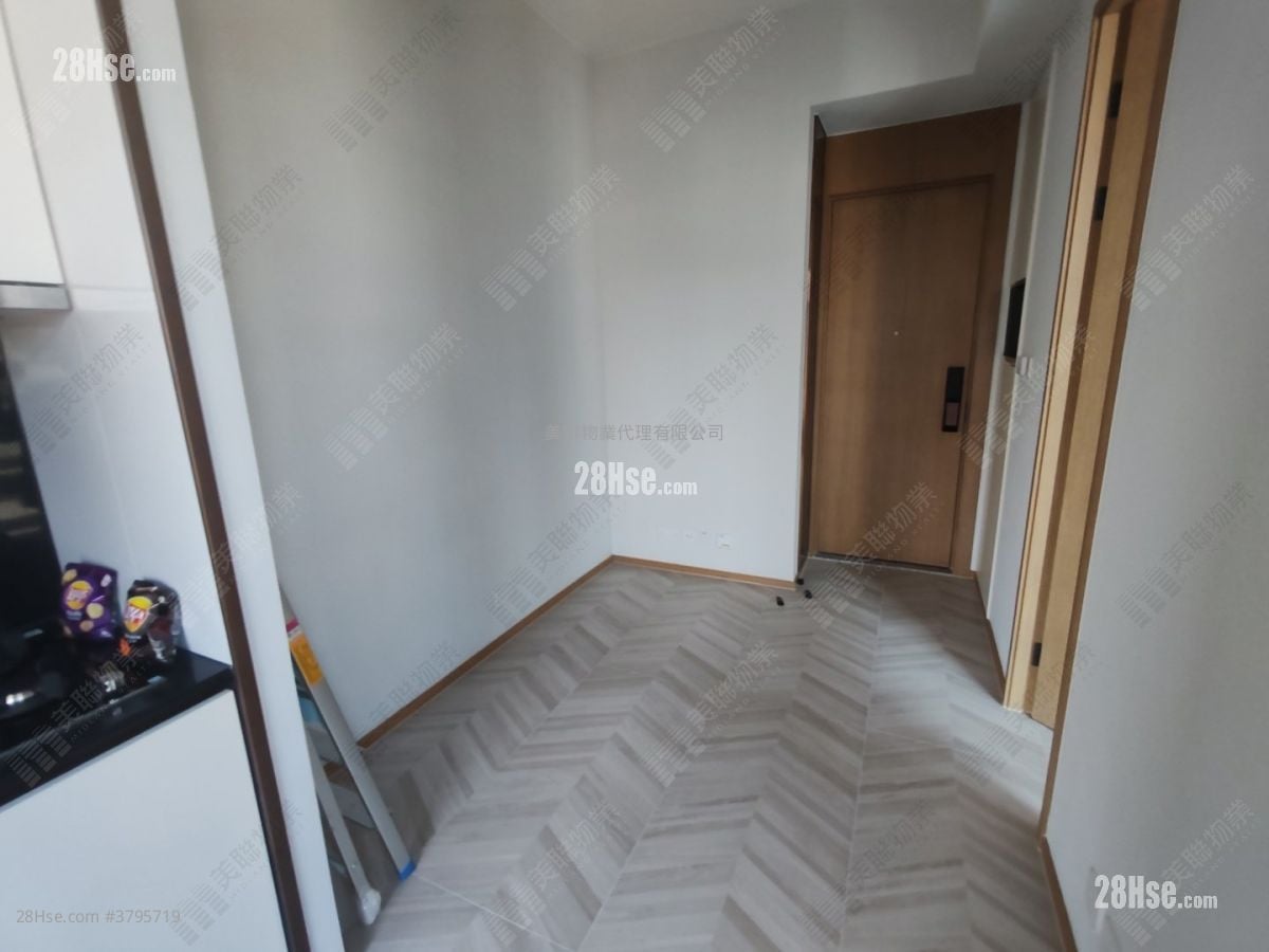 Eight Southpark Sell 1 Bedroom , 1 Bathroom 262 ft²