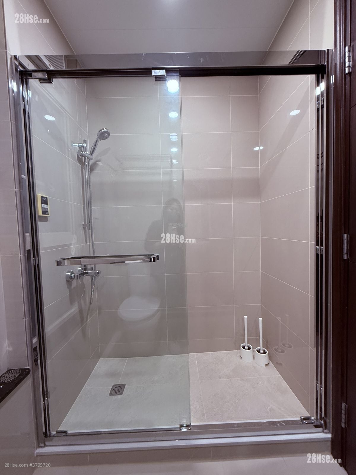 晋名峰 租盘 3 房 , 2 浴室 753 平方尺