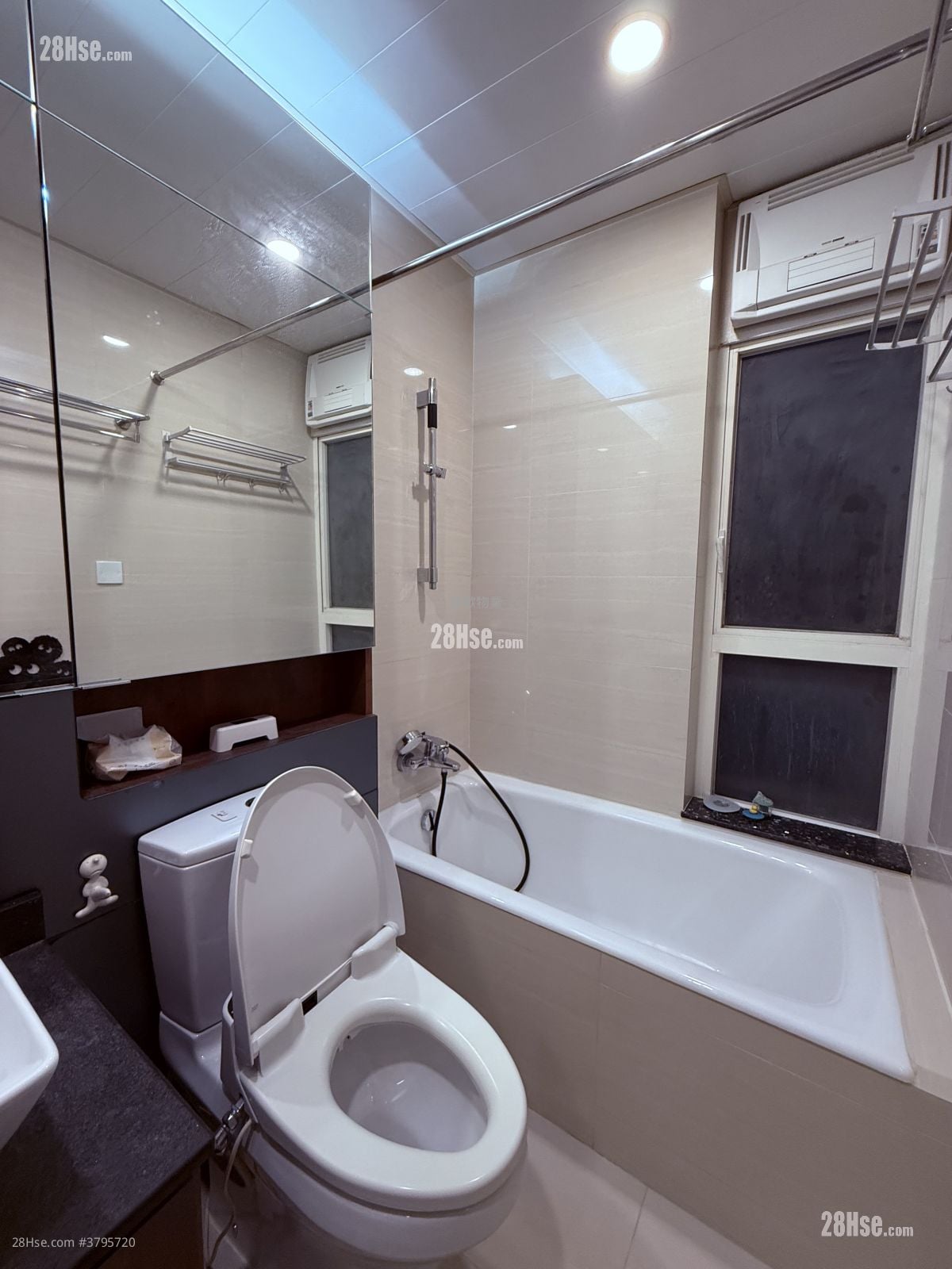 晋名峰 租盘 3 房 , 2 浴室 753 平方尺