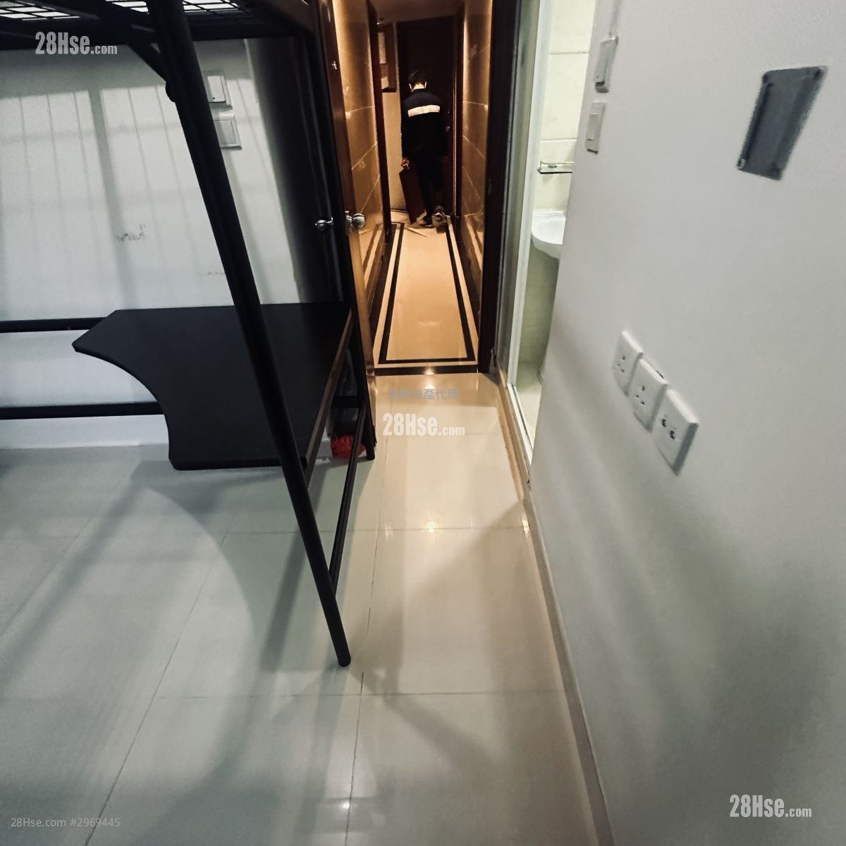五洲大厦 租盘 开放式间隔 , 1 浴室 100 平方尺