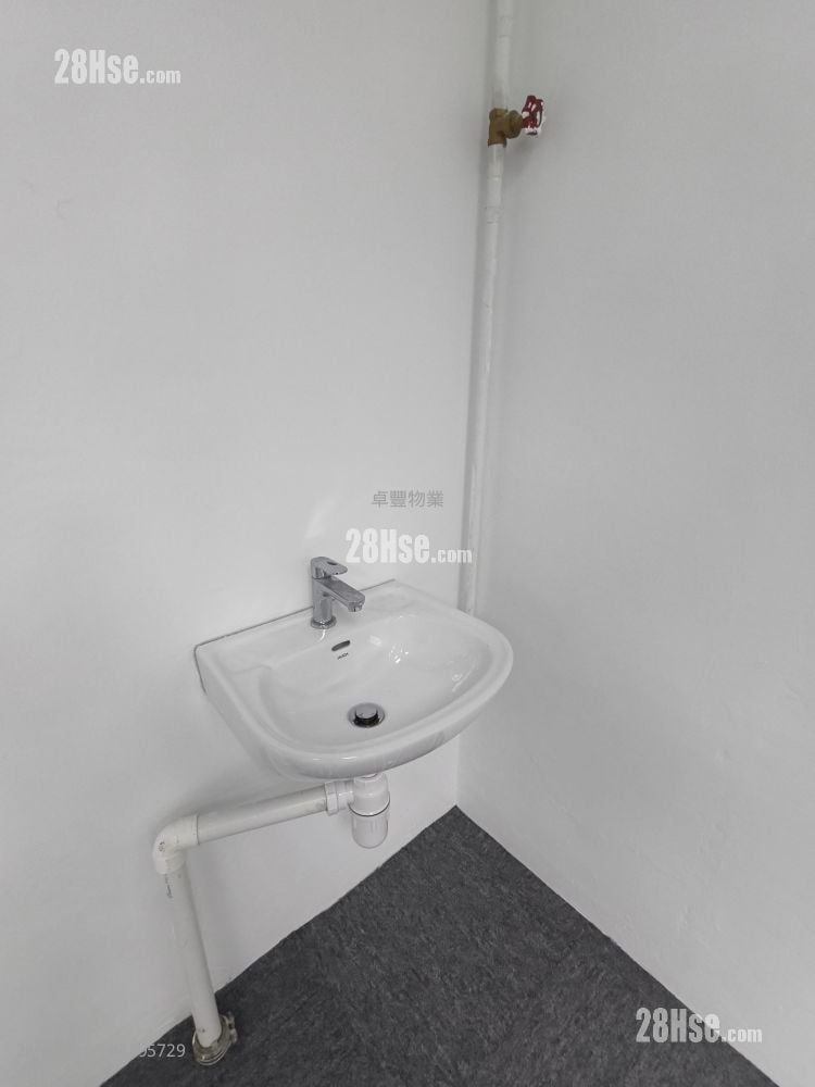 Global Gateway Tower 租盘 开放式间隔 639 平方尺