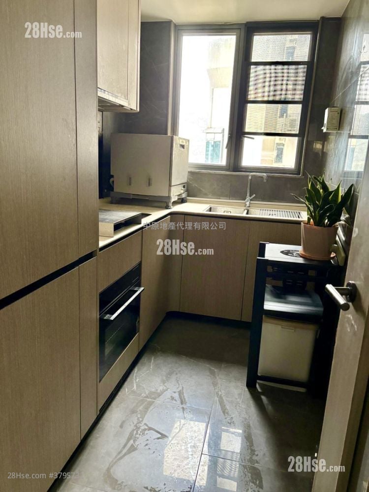 Le Pont Rental 3 Bedrooms , 2 Bathrooms 755 ft²