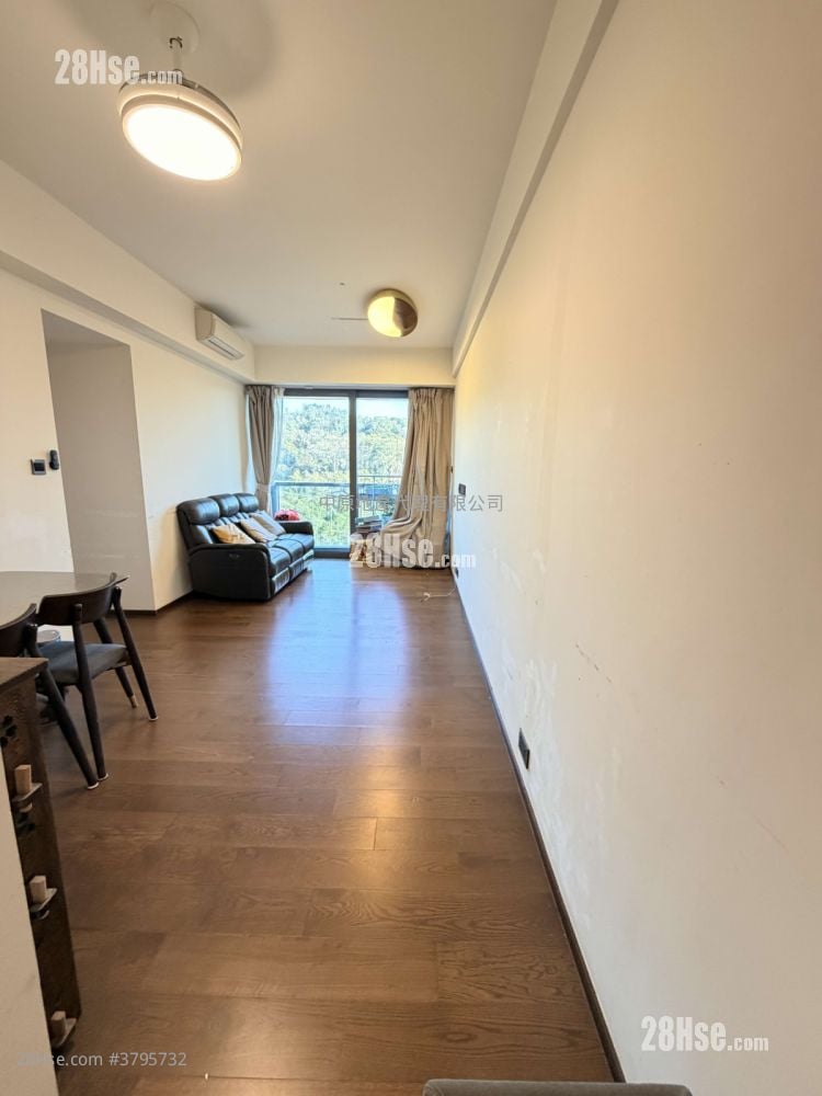 Le Pont Rental 3 Bedrooms , 2 Bathrooms 755 ft²