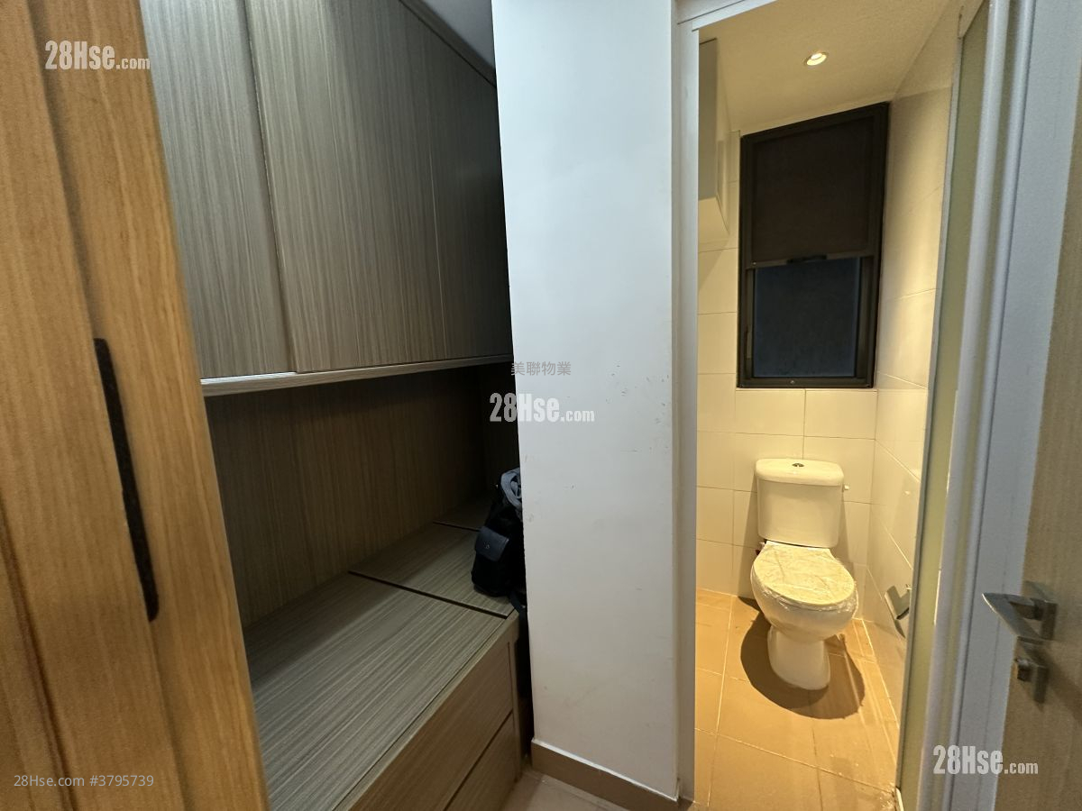 迎海 租盘 4 房 810 平方尺