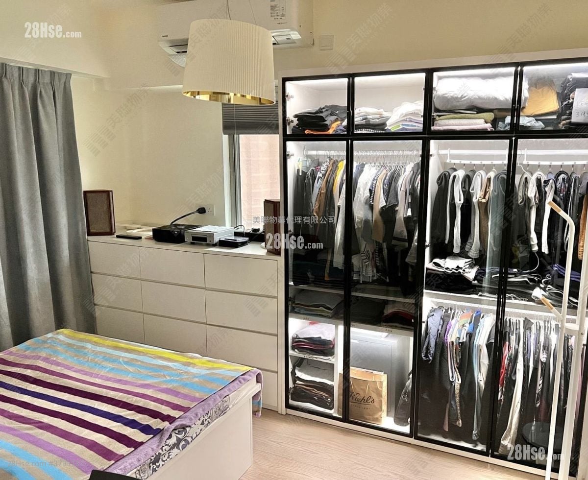 Sea To Sky Sell 3 Bedrooms , 2 Bathrooms 786 ft²