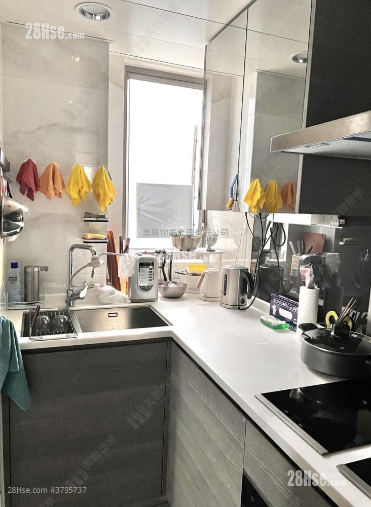 Sea To Sky Sell 3 Bedrooms , 2 Bathrooms 786 ft²