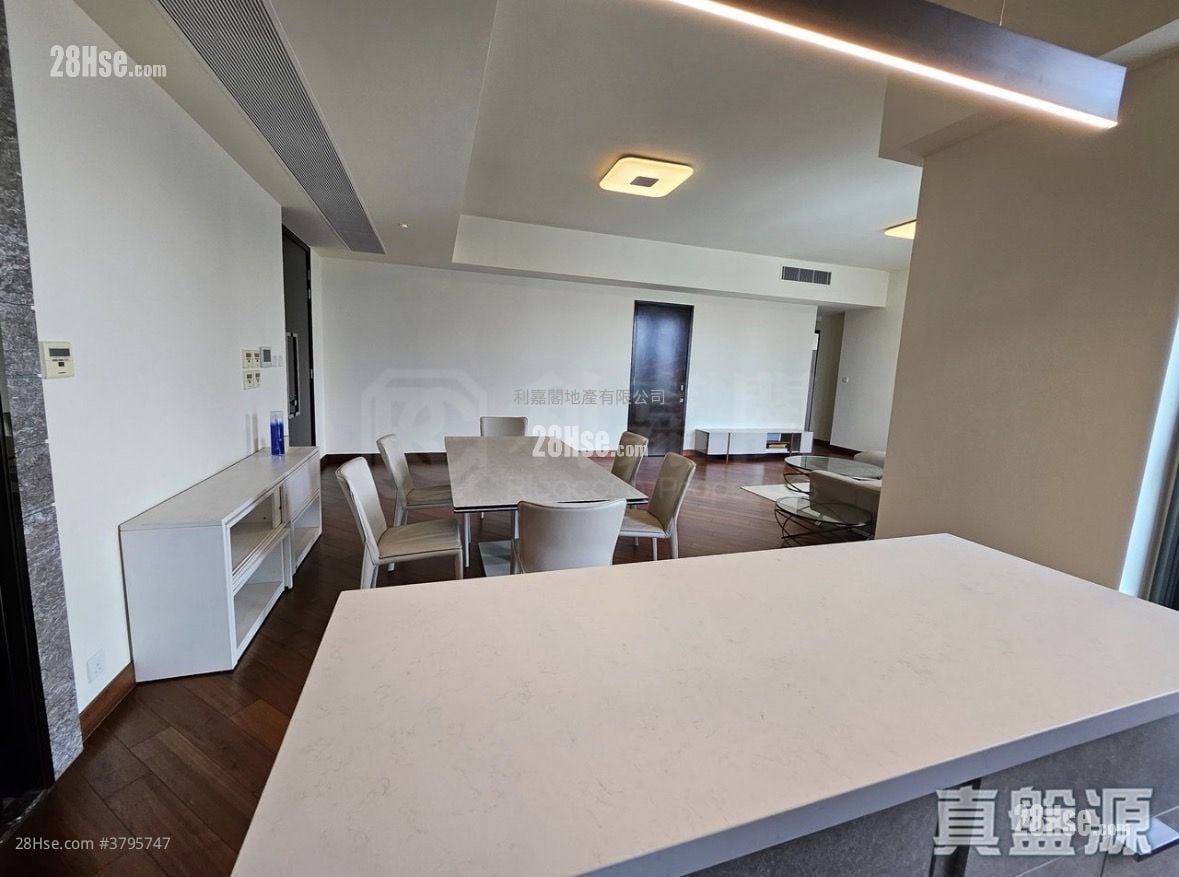 天铸 售盘 4 房 2,018 平方尺