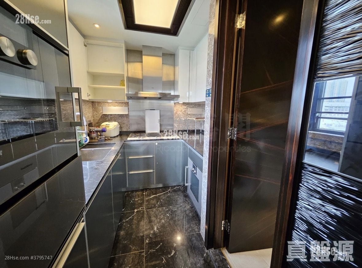 天铸 售盘 4 房 2,018 平方尺