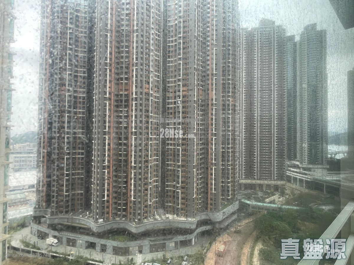 Le Prime Of Le Prestige Sell 4 Bedrooms 985 ft²