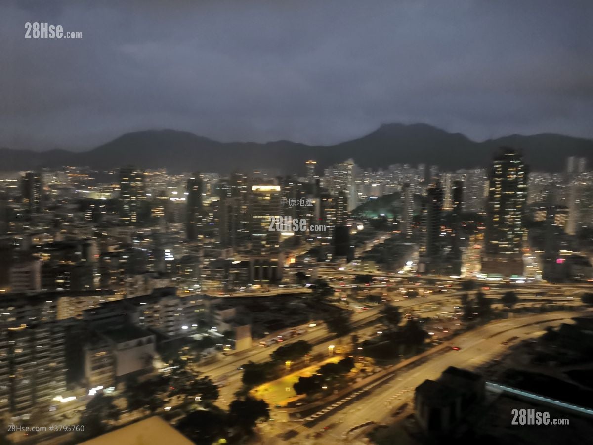 Sky Tower Sell 1 Bathroom 479 ft²