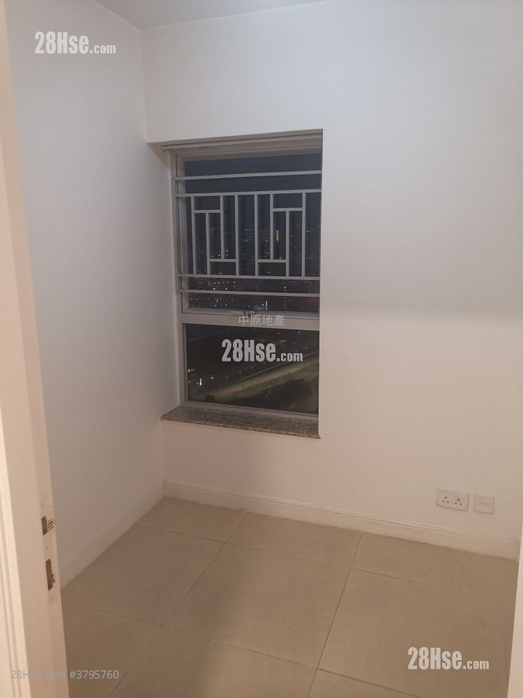 Sky Tower Sell 1 Bathroom 479 ft²