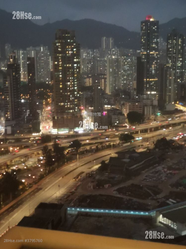 Sky Tower Sell 1 Bathroom 479 ft²