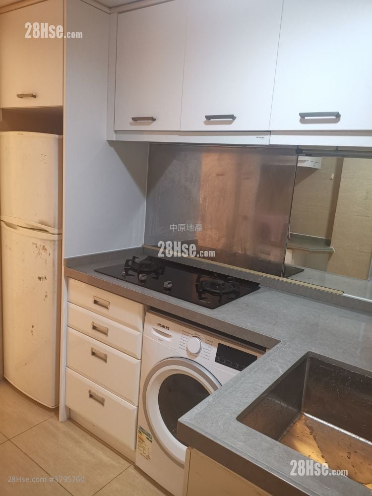 Sky Tower Sell 1 Bathroom 479 ft²