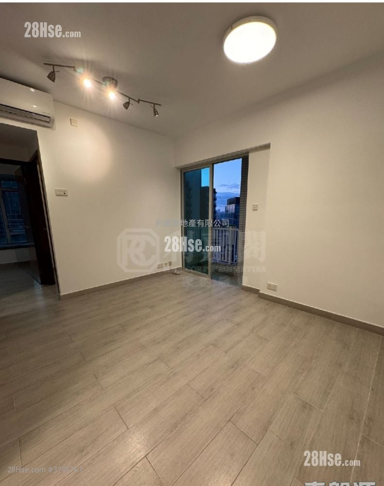 Royal Terrace Sell 2 Bedrooms , 1 Bathroom 400 ft²