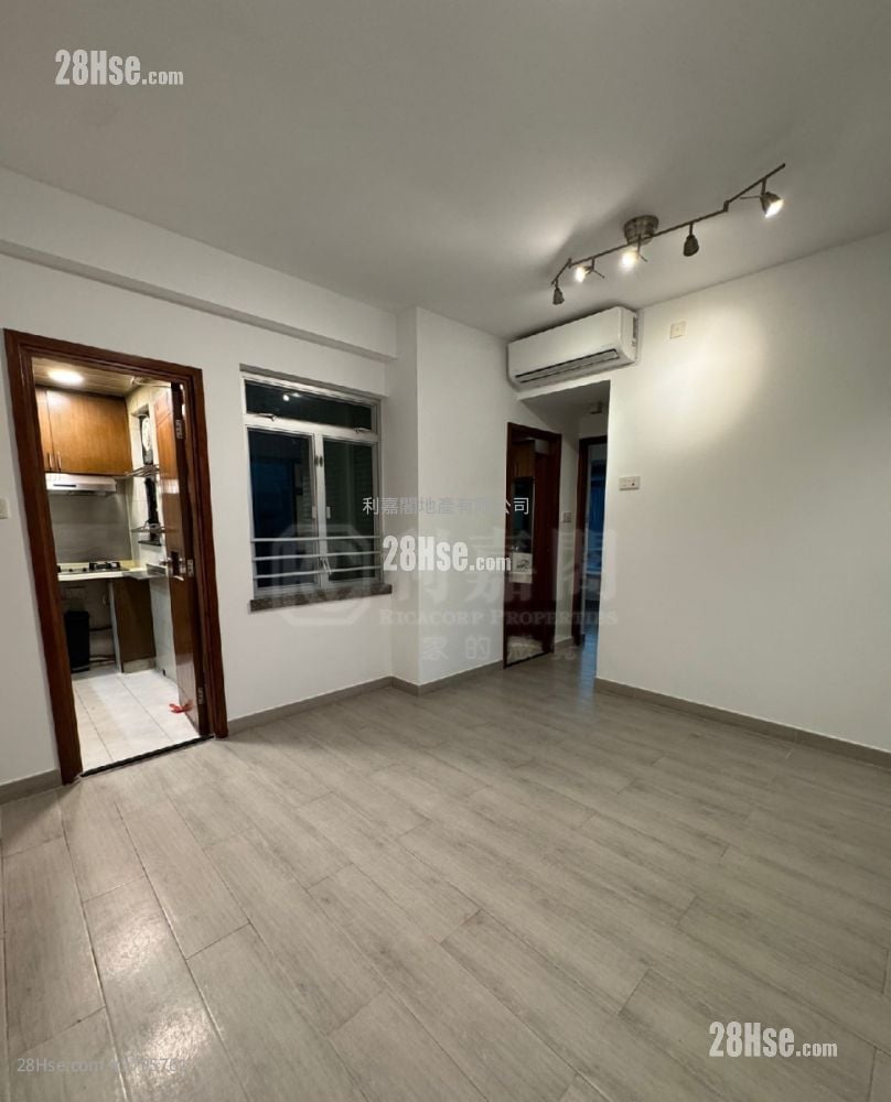 Royal Terrace Sell 2 Bedrooms , 1 Bathroom 400 ft²