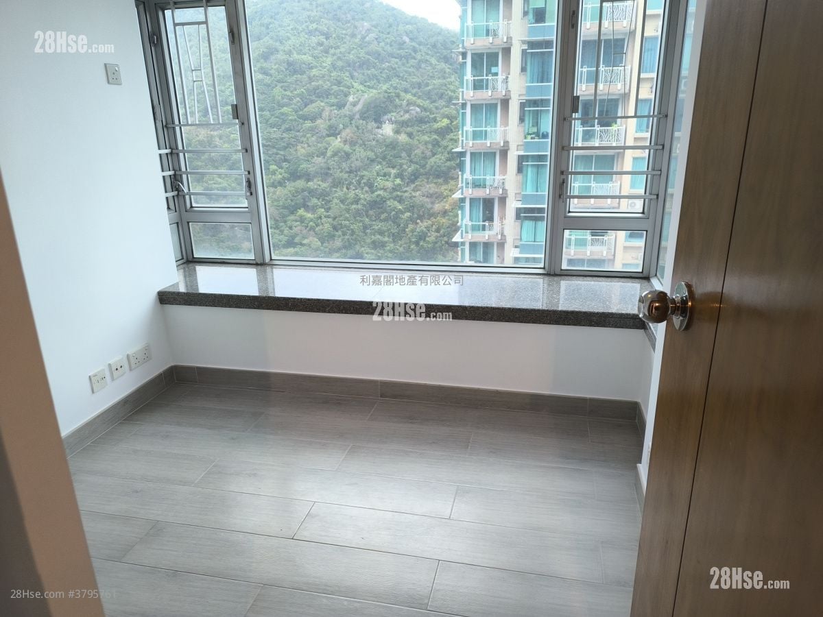 Royal Terrace Sell 2 Bedrooms , 1 Bathroom 400 ft²