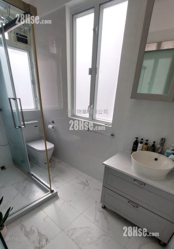 Fok Lin  Building Rental 2 Bedrooms , 1 Bathroom 413 ft²