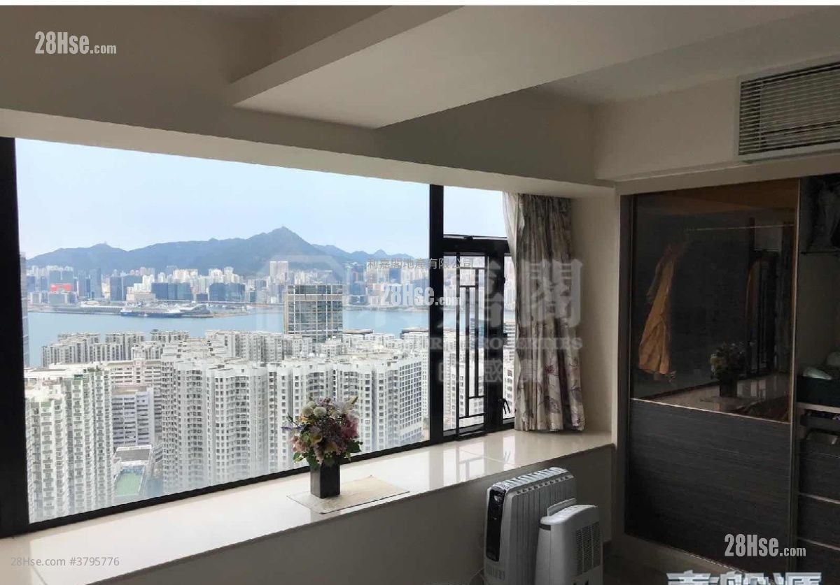 Kornhill Sell 2 Bedrooms , 1 Bathroom 596 ft²