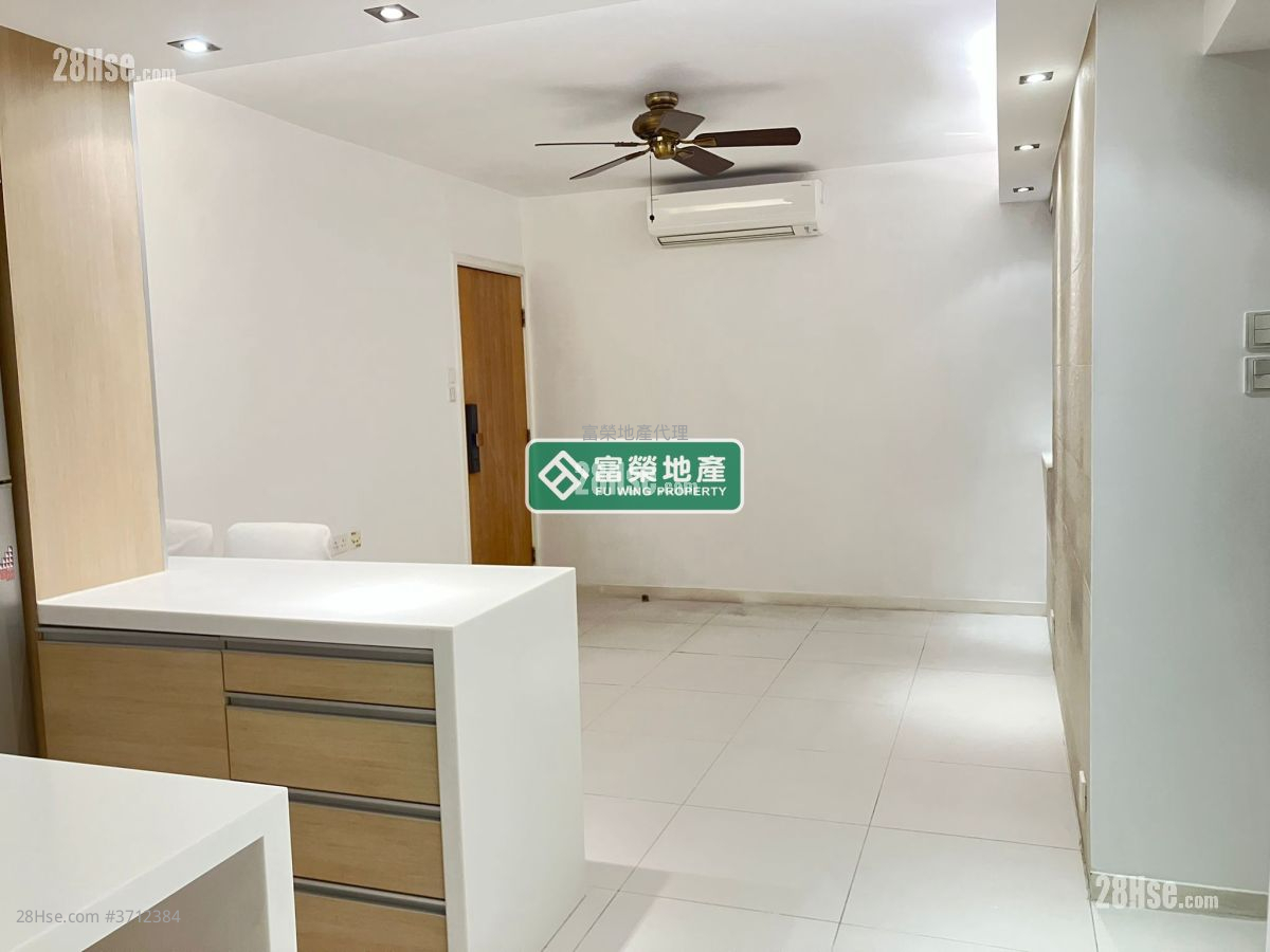 Yee King Building Sell 2 Bedrooms , 1 Bathroom 465 ft²