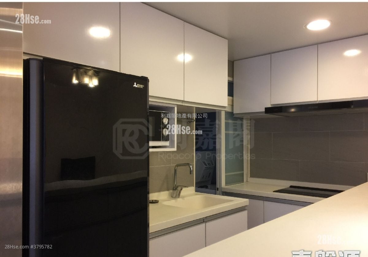 Taikoo Shing Sell 3 Bedrooms , 2 Bathrooms 760 ft²