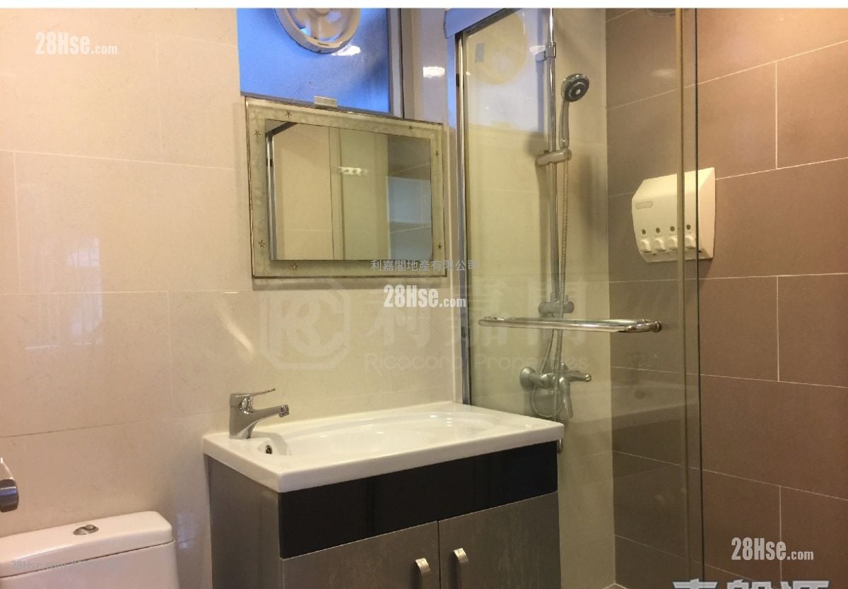 Taikoo Shing Sell 3 Bedrooms , 2 Bathrooms 760 ft²