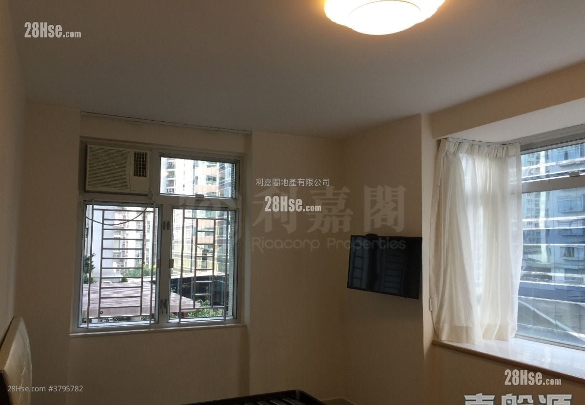 Taikoo Shing Sell 3 Bedrooms , 2 Bathrooms 760 ft²