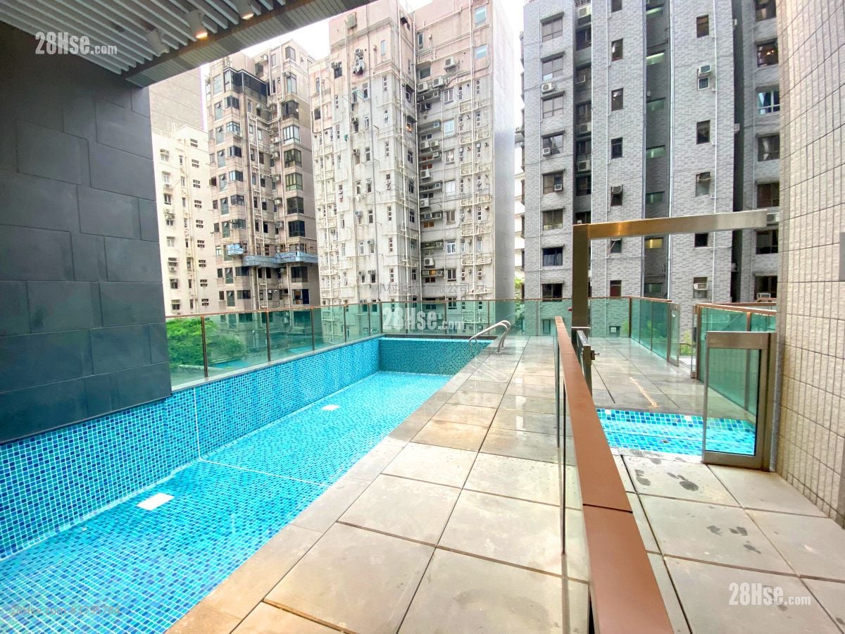 Clubhouse: Prince Wesidence Rental 2 Bedrooms , 2 Bathrooms 561 ft²