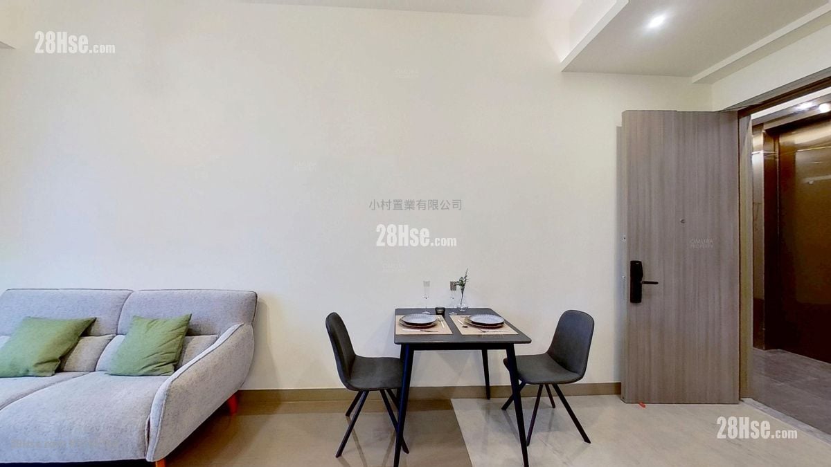 living room: Prince Wesidence Rental 2 Bedrooms , 2 Bathrooms 561 ft²