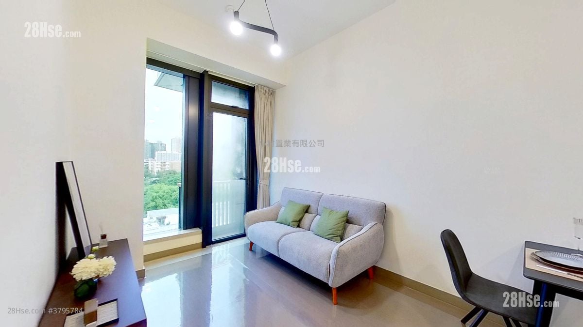 living room: Prince Wesidence Rental 2 Bedrooms , 2 Bathrooms 561 ft²