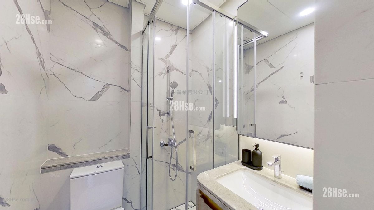 bathroom: Prince Wesidence Rental 2 Bedrooms , 2 Bathrooms 561 ft²