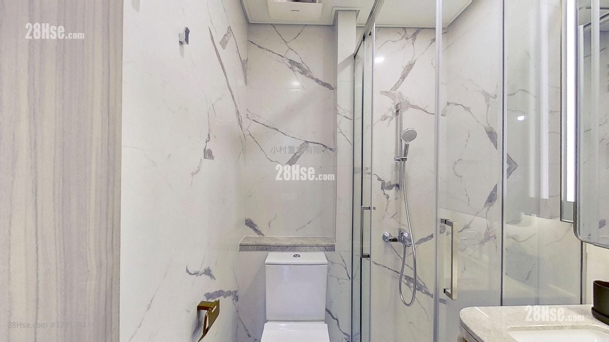 bathroom: Prince Wesidence Rental 2 Bedrooms , 2 Bathrooms 561 ft²