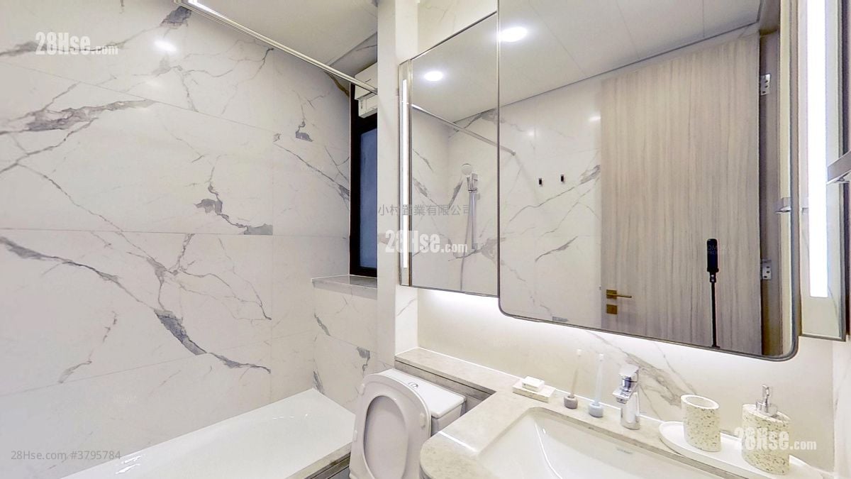 bathroom: Prince Wesidence Rental 2 Bedrooms , 2 Bathrooms 561 ft²