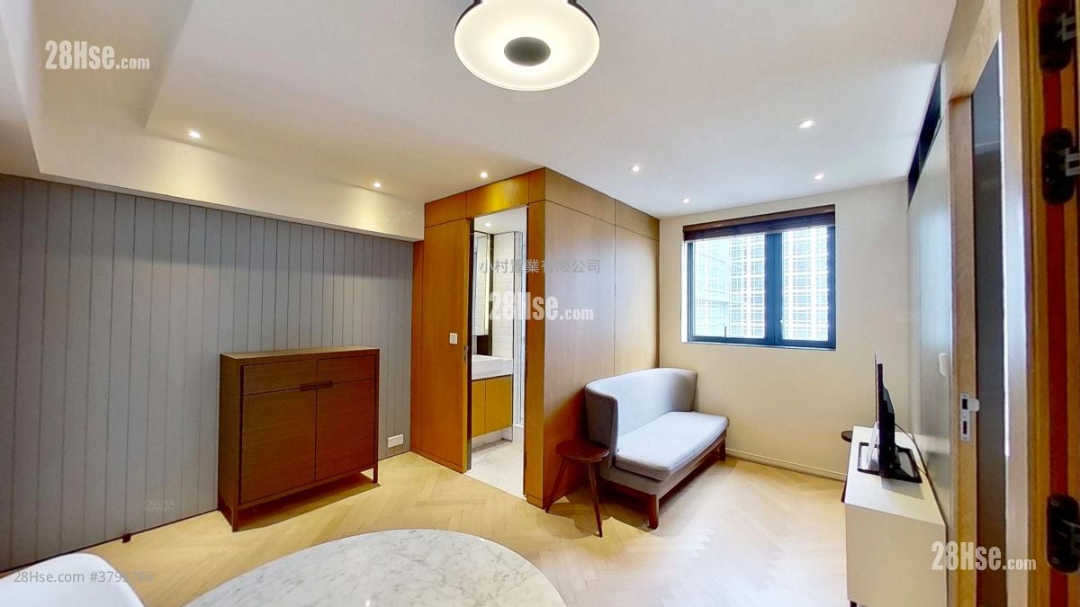 living room: Star Studios Rental 1 Bedroom , 1 Bathroom 302 ft²