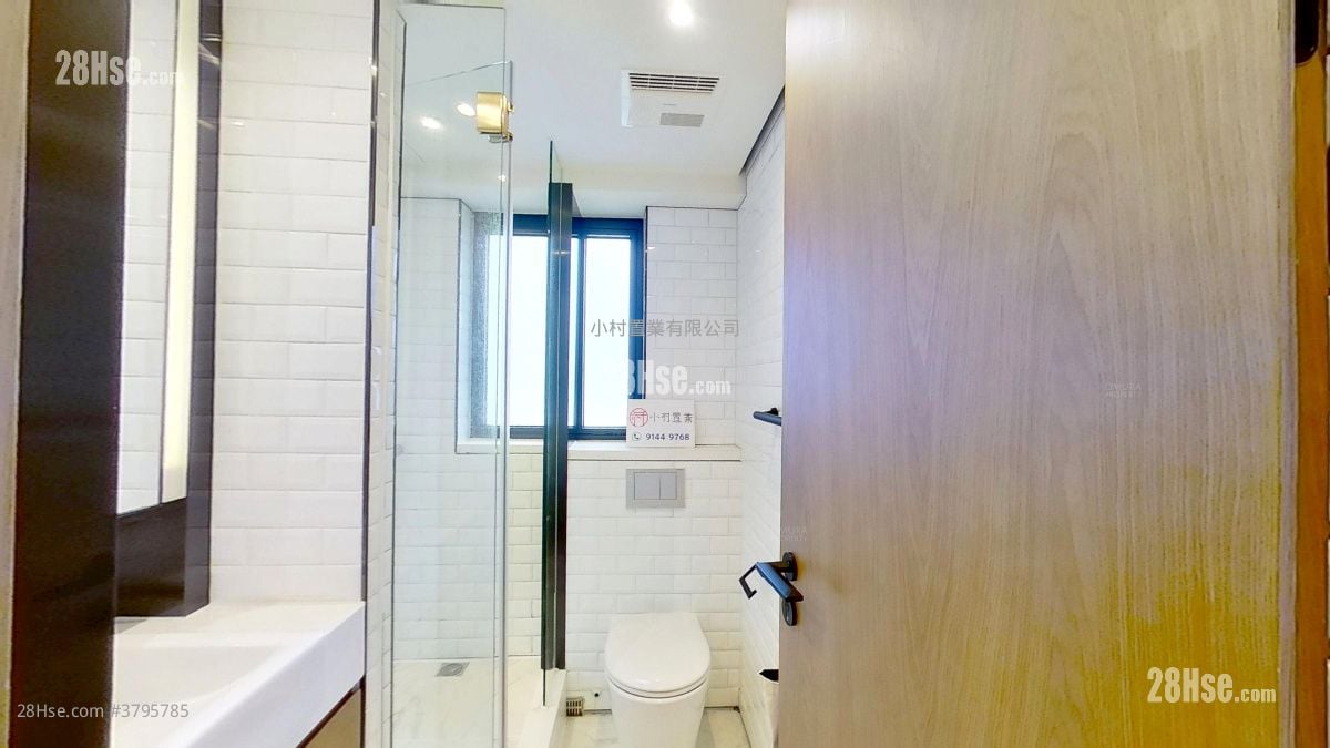 bathroom: Star Studios Rental 1 Bedroom , 1 Bathroom 302 ft²