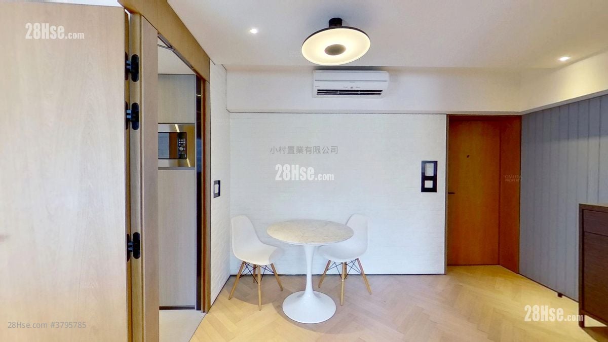 living room: Star Studios Rental 1 Bedroom , 1 Bathroom 302 ft²