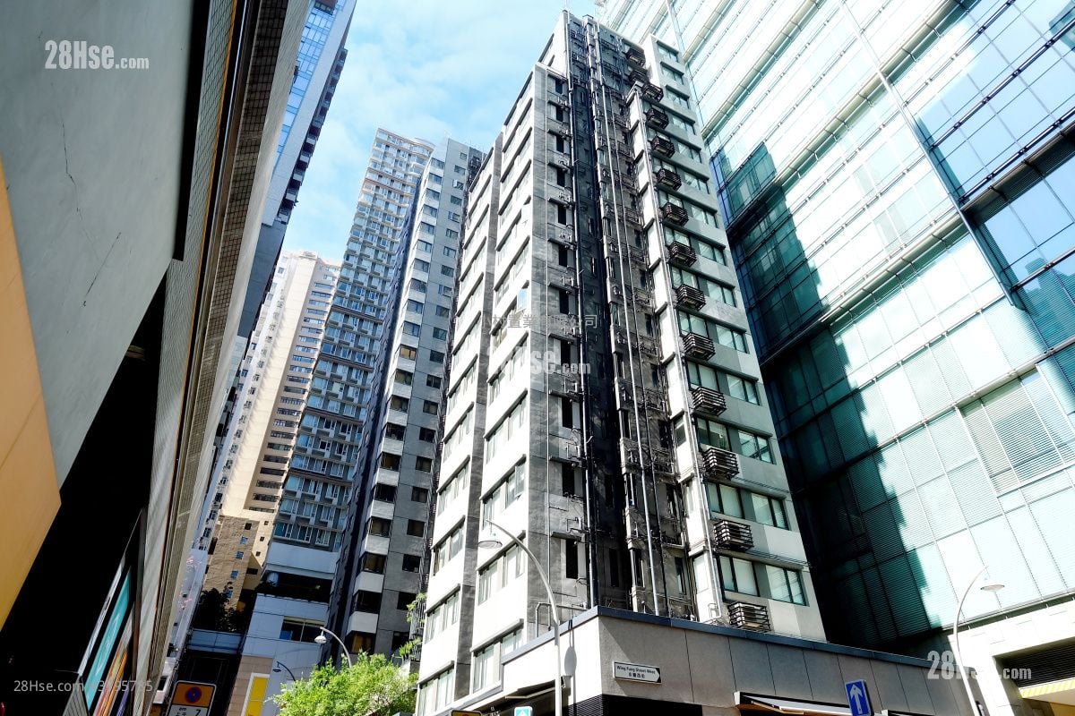 building outlook: Star Studios Rental 1 Bedroom , 1 Bathroom 302 ft²