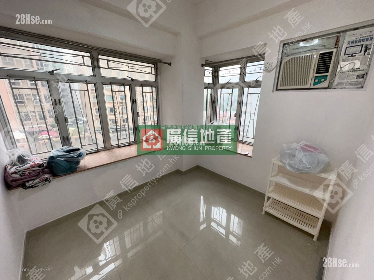 鸿威大厦 租盘 2 房 , 1 浴室 326 平方尺