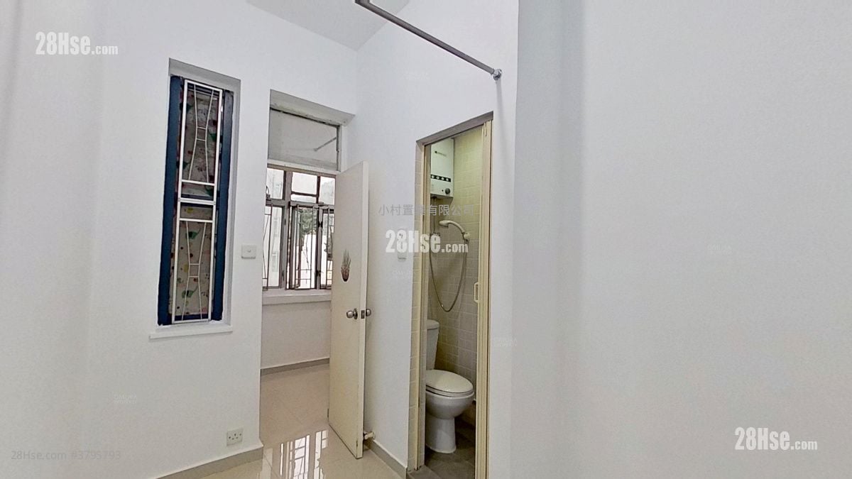 servant’s room: Ritz Garden Apartments Rental 3 Bedrooms , 2 Bathrooms 1,097 ft²