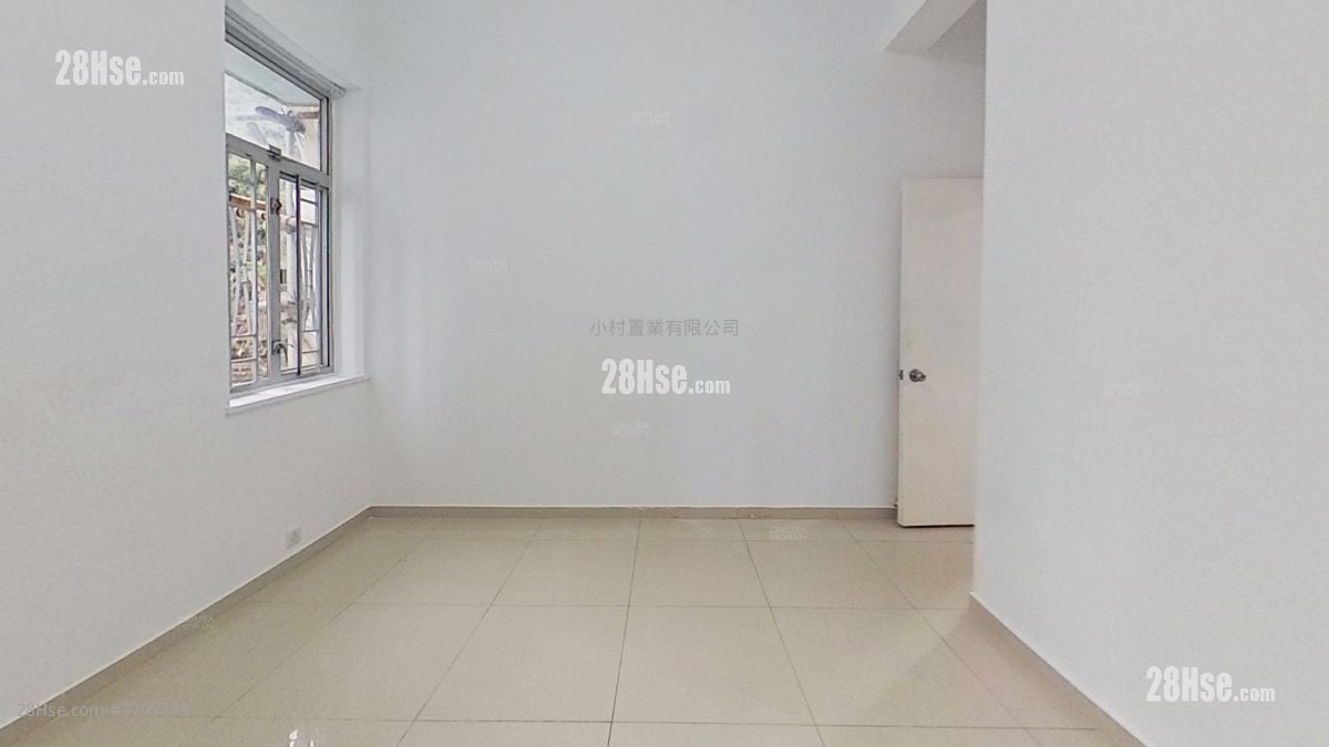 bedroom 3: Ritz Garden Apartments Rental 3 Bedrooms , 2 Bathrooms 1,097 ft²