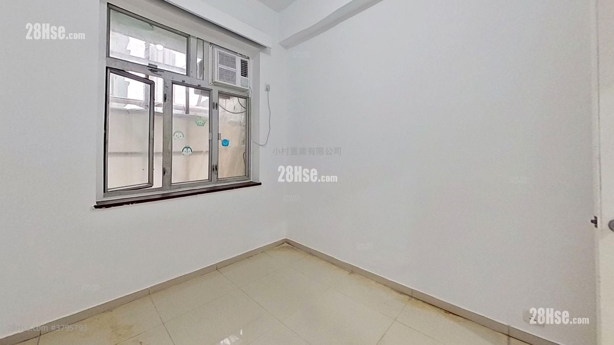 bedroom 2: Ritz Garden Apartments Rental 3 Bedrooms , 2 Bathrooms 1,097 ft²