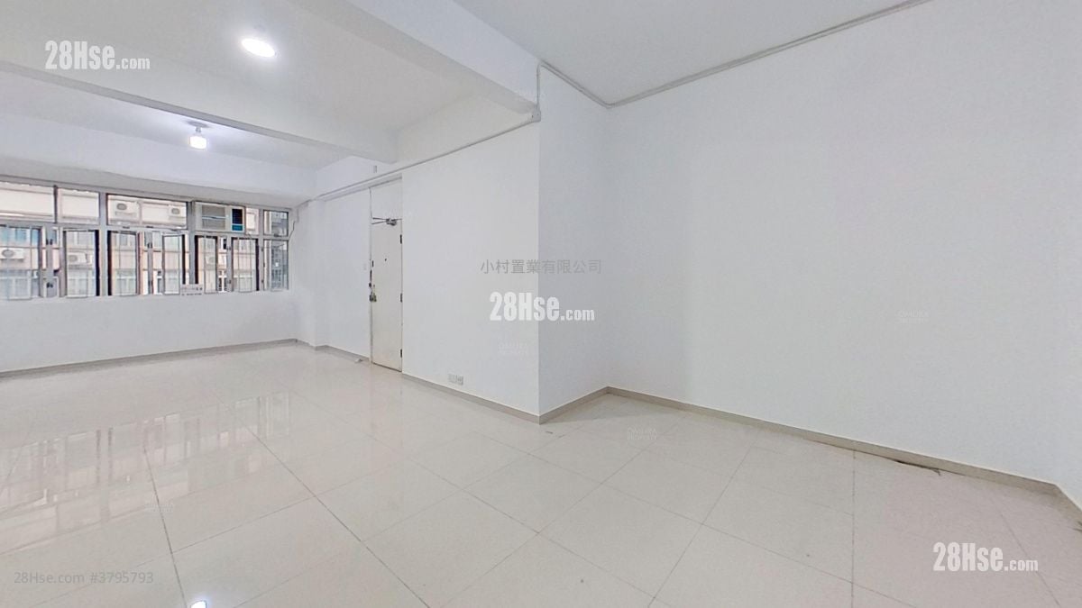 living room: Ritz Garden Apartments Rental 3 Bedrooms , 2 Bathrooms 1,097 ft²