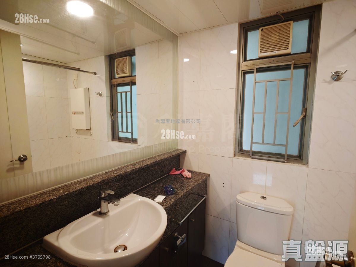 Tseung Kwan O Plaza Sell 2 Bedrooms , 1 Bathroom 459 ft²