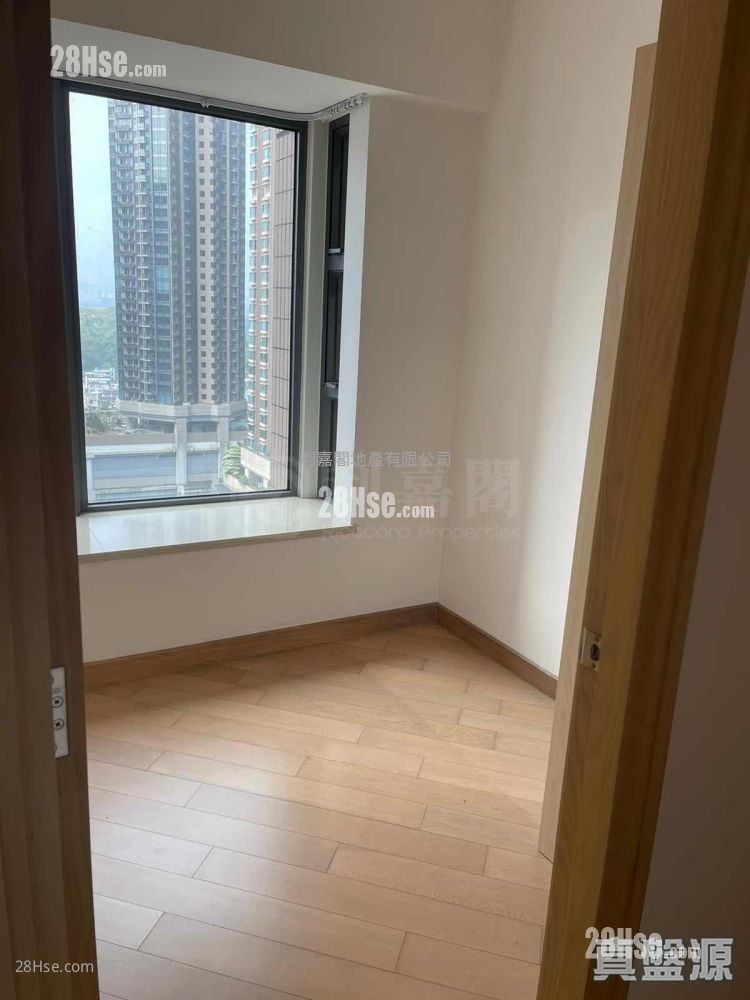 Yoho Midtown Rental 2 Bedrooms , 1 Bathroom 475 ft²