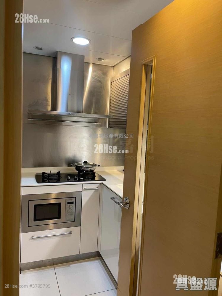 Yoho Midtown Rental 2 Bedrooms , 1 Bathroom 475 ft²