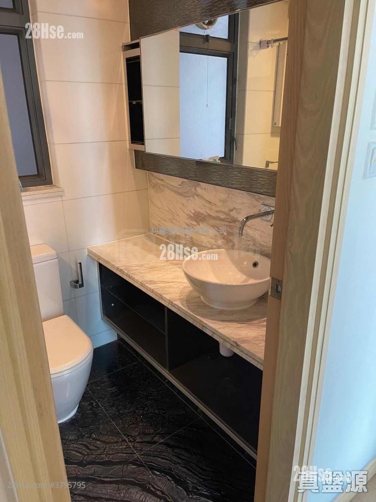 Yoho Midtown Rental 2 Bedrooms , 1 Bathroom 475 ft²