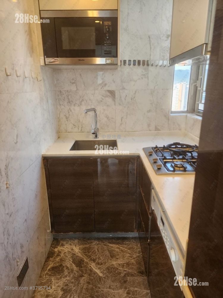 kitchen: Upper West Rental 3 Bedrooms , 2 Bathrooms 609 ft²