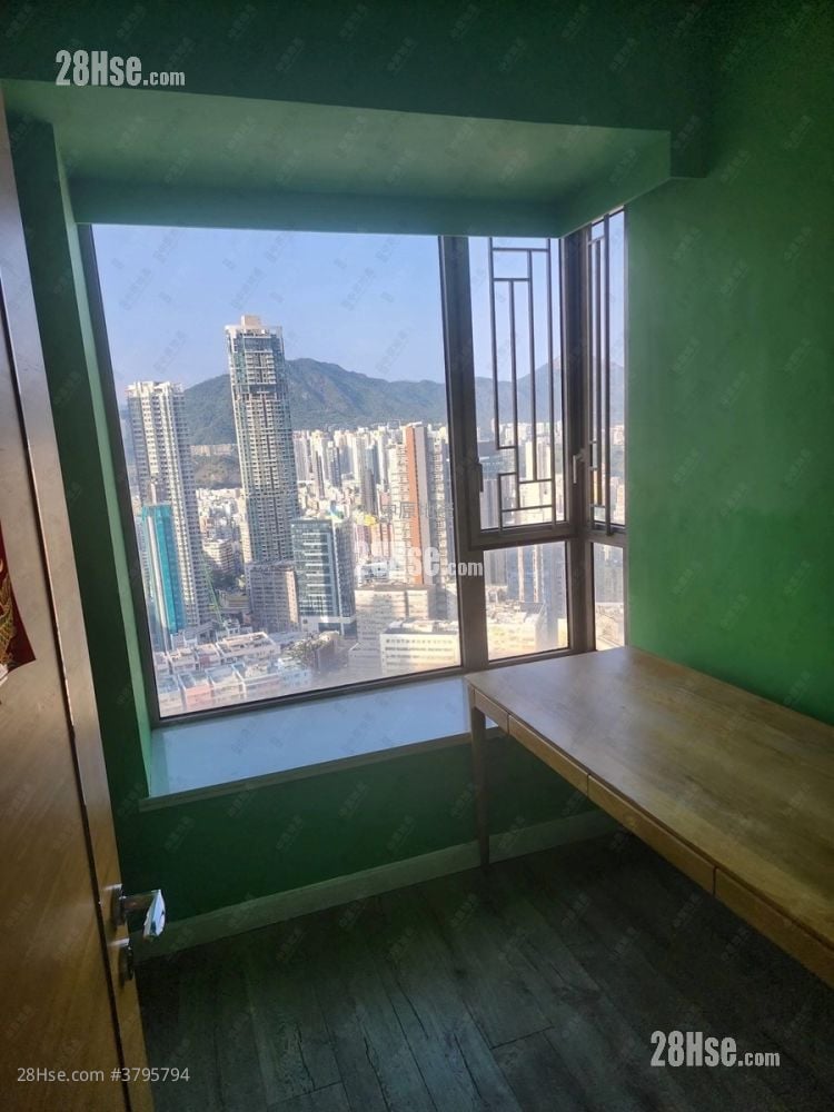 bedroom 1: Upper West Rental 3 Bedrooms , 2 Bathrooms 609 ft²