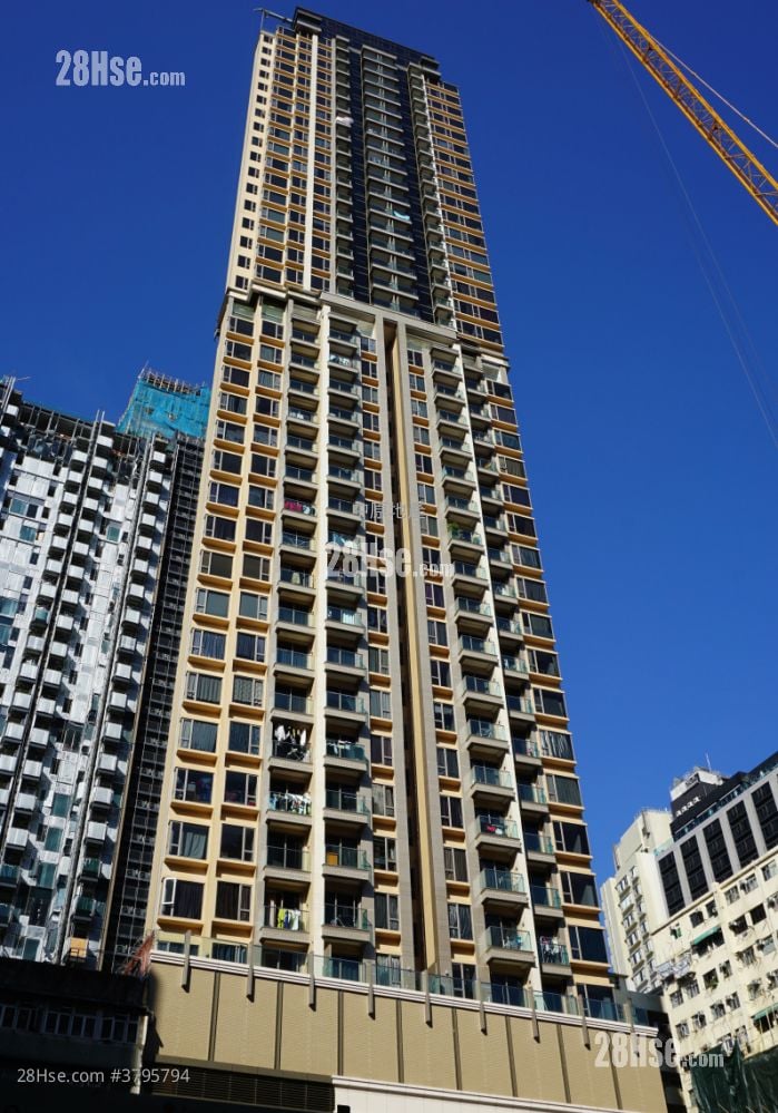 Upper West Rental 3 Bedrooms , 2 Bathrooms 609 ft²