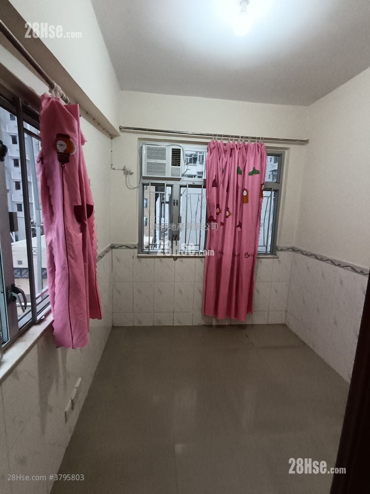 华都楼 租盘 3 房 , 1 浴室 363 平方尺